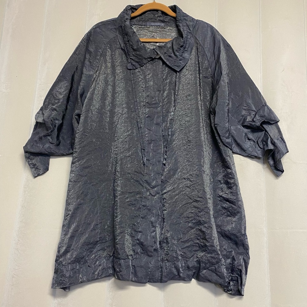 Cut Loose Women’s Shirt Jacket Medium Button Front Crinkle Oversized Futuristic